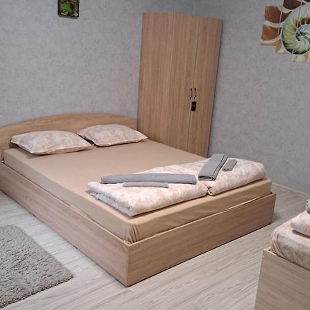 Къща Под Наем-Нощувки Търговище Екстериор снимка
